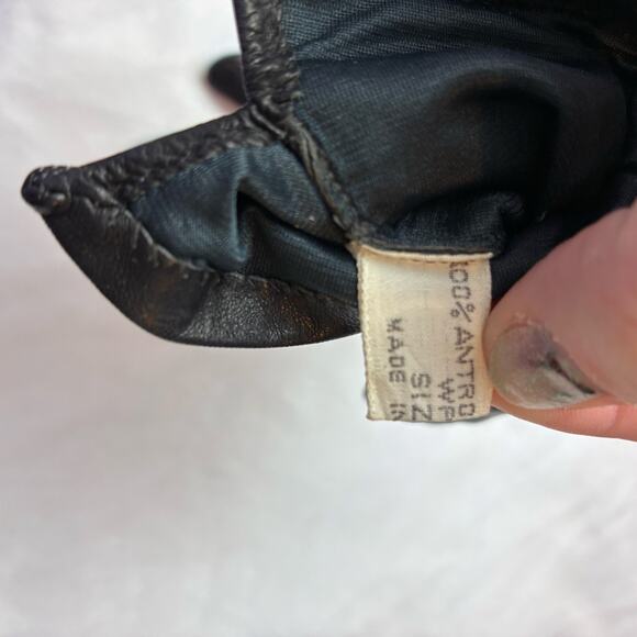 Ladies 6.5/Small Black Leather Gloves Vintage Buttery Soft Wrist Length Driving - Picture 5 of 6